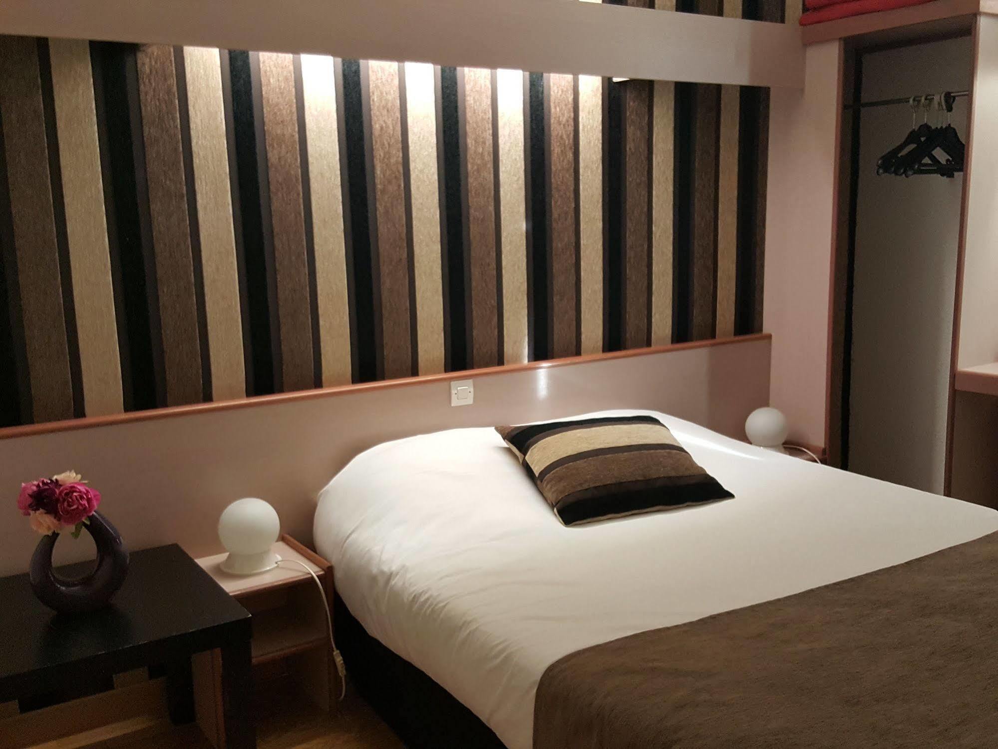 Hotel Eclipse Magnanville Eksteriør billede